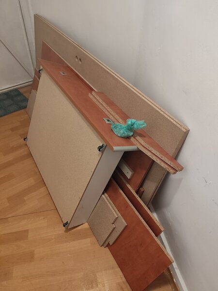 Pat matrimonial 2 m/1,6, saltea Relaxa si 2 noptiere