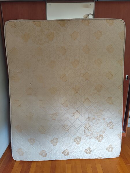 Pat matrimonial 2 m/1,6, saltea Relaxa si 2 noptiere